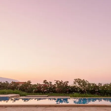 Villa Theros